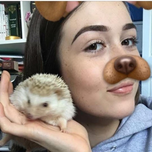 Meet your Posher, Veronica - Picture 1 of 1